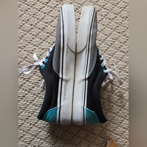 Unisex vans rare color combo. - Picture 9 of 9